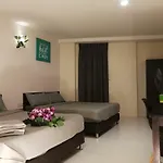Livecom Hotel