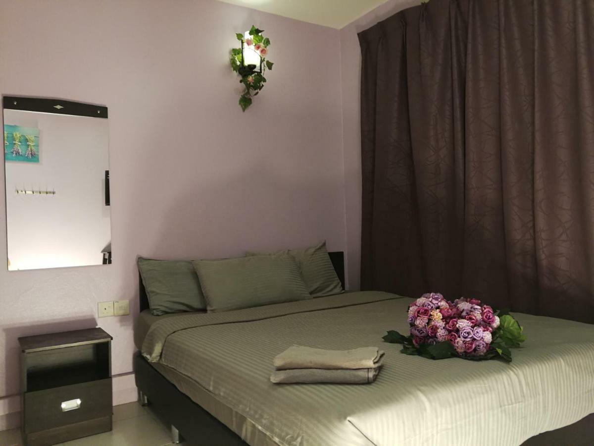 Livecom Hotel